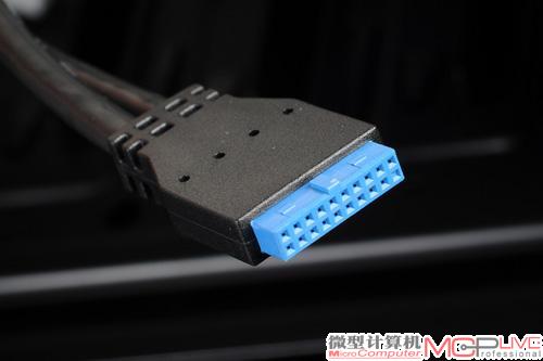 USB 3.0接口采用插头方式