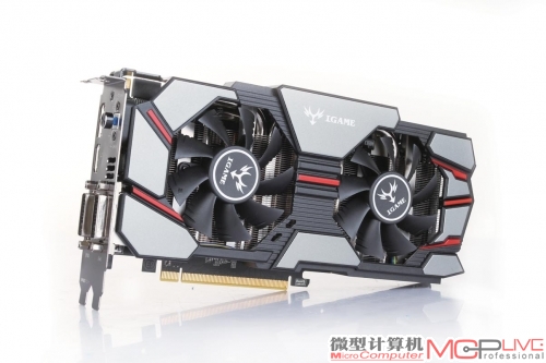 七彩虹iGame GTX 970烈焰战神U的PCB参考了公版GTX 980，并有所加强，散热也增强为双风扇搭配4热管底座的组合。